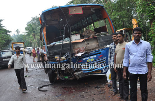 5 injured in bus-lorry collision near Kudupu